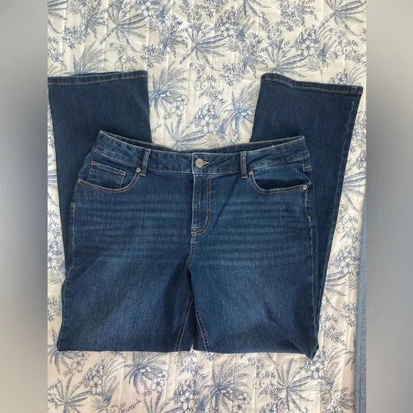 M jeans by Maurice’s Mid-Rise Bootcut Jeans. Size 18 Long - Picture 1 of 9